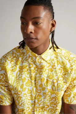 Ted Baker Argo Yellow Short Sleeve Vegetable Print Shirt -Tedbaker Sales 2024 unnamed file 1784