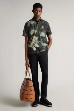 Ted Baker Campbl Black Short Sleeve Photographic Floral Print Shirt -Tedbaker Sales 2024 unnamed file 1906