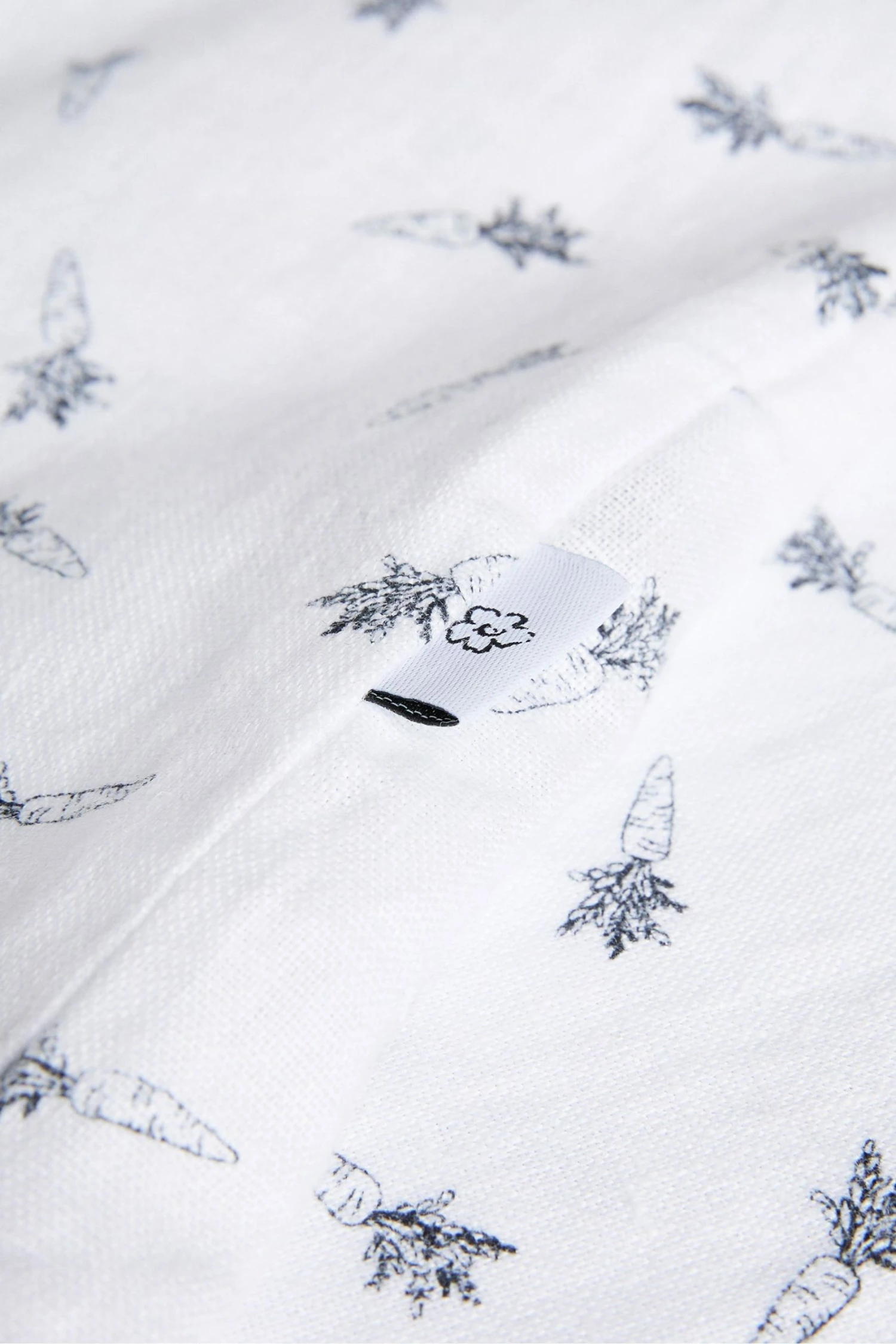 Ted Baker Charon White Short Sleeve Carrot Print Shirt 5 Ted Baker Charon White Short Sleeve Carrot Print Shirt - Image 3