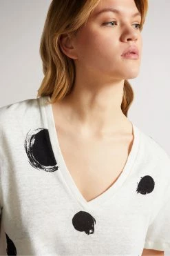 Ted Baker Zariiah White Spot Linen V Neck T-Shirt -Tedbaker Sales 2024 unnamed file 2054