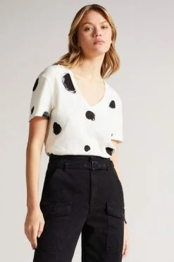 Ted Baker Zariiah White Spot Linen V Neck T-Shirt -Tedbaker Sales 2024 unnamed file 2056