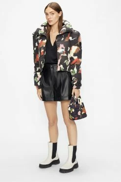 Ted Baker Black Lovage Easy Fit V-Neck T-Shirt -Tedbaker Sales 2024 unnamed file 2111