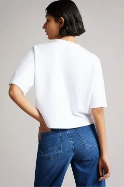 Ted Baker Zsarah White Flower Cropped T-Shirt -Tedbaker Sales 2024 unnamed file 2117