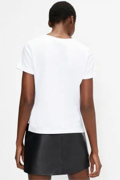 Ted Baker White Miarna V-Neck Easy Fit T-Shirt -Tedbaker Sales 2024 unnamed file 2226