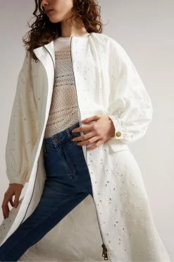 Ted Baker Xandie White Collarless Ottoman Broderie Mac Jacket -Tedbaker Sales 2024 unnamed file 2606
