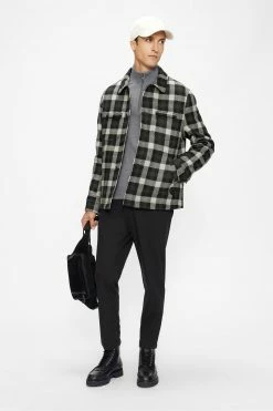 Ted Baker Grey Incline Checked Wool Wadded Overshirt -Tedbaker Sales 2024 unnamed file 2706