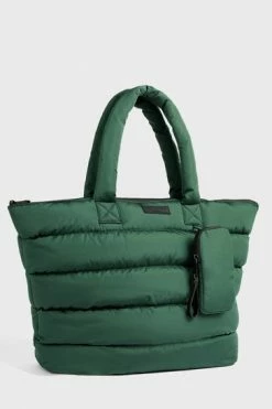 Ted Baker Quinsin Green Oversized Puffer Nylon Tote 13 Ted Baker Quinsin Green Oversized Puffer Nylon Tote -Tedbaker Sales 2024 unnamed file 446