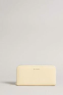 Ted Baker Garcey Natural Large Zip Around Purse -Tedbaker Sales 2024 unnamed file 4475