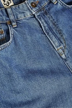 Ted Baker Mid-Blue Cambly Slim Leg Denim Jeans -Tedbaker Sales 2024 unnamed file 5550