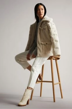 Ted Baker Cream Ellra Barrel Leg Denim Jeans -Tedbaker Sales 2024 unnamed file 5576