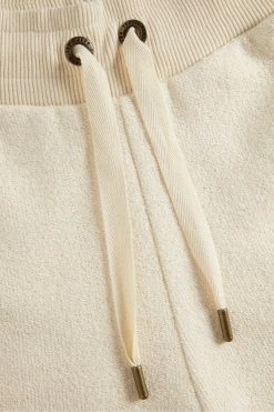 Ted Baker Unta White Toweling Shorts -Tedbaker Sales 2024 unnamed file 5661