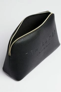 Ted Baker Lottiey Black Crosshatch Deboss Washbag -Tedbaker Sales 2024 unnamed file 57