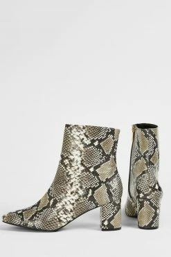 Ted Baker Neomy Imitation Snake Block Heel Ankle Boots 8 Ted Baker Neomy Imitation Snake Block Heel Ankle Boots -Tedbaker Sales 2024 unnamed file 5989